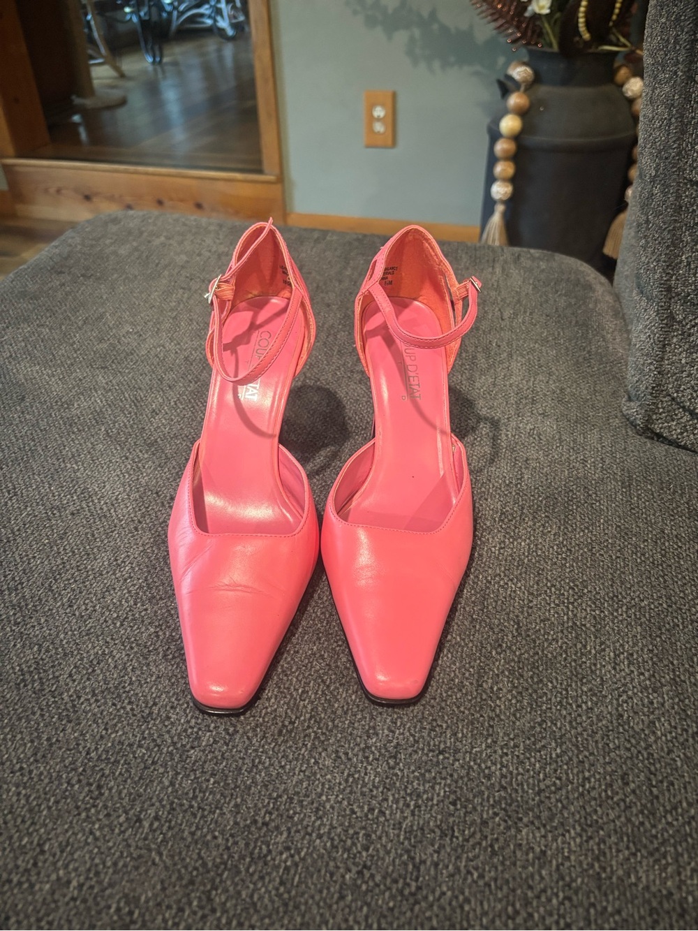 Vintage Coup D’etat Pink Leather Pointed-Toe Ankle-Strap Pumps Size 8.5